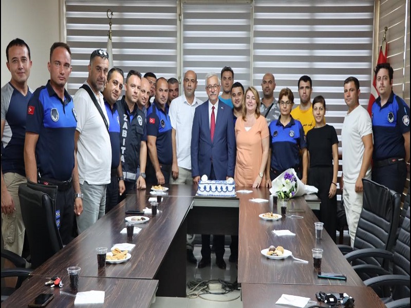 Belediye Başkanı Burhan KARIŞIK Zabıta Müdürlüğünde Görevli Personelin Zabıta Haftasını Kutladı